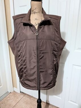 BC Clothing Brown Zip-Front Sleeveless Fleece Vest